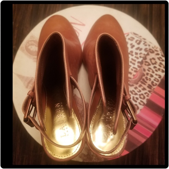 Shoes - Picture 3 of 4